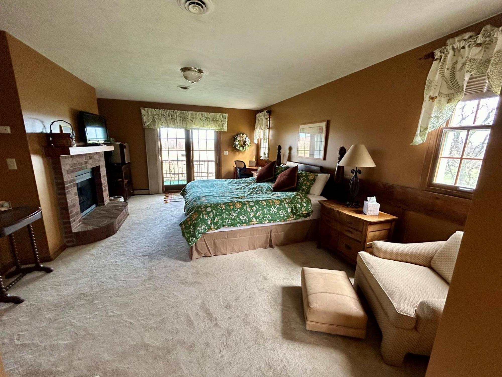 Warner-Concord Farms Bed & Breakfast Geneva Dış mekan fotoğraf