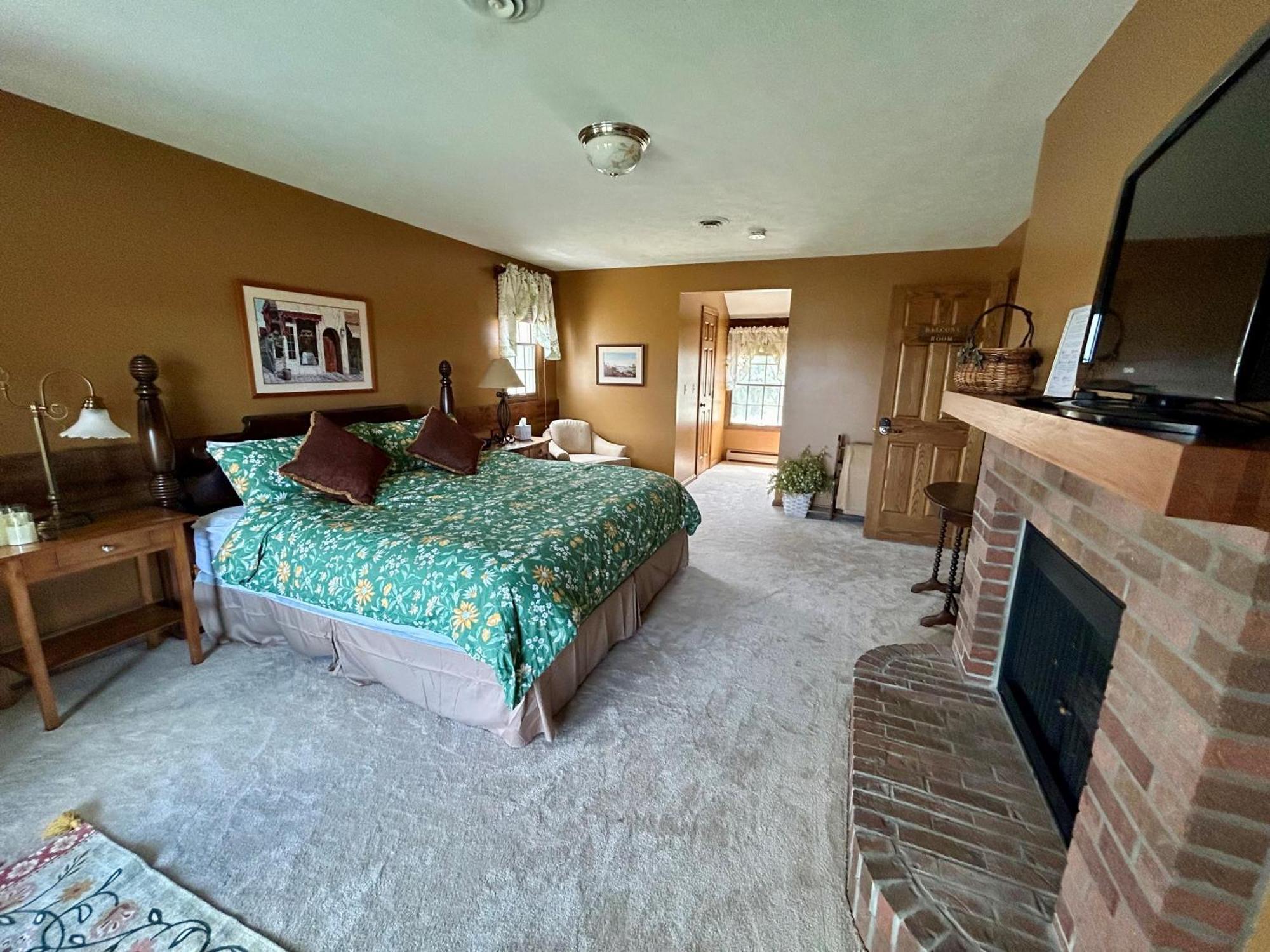 Warner-Concord Farms Bed & Breakfast Geneva Dış mekan fotoğraf